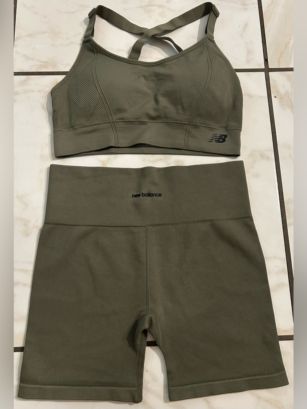New Balance Olive Green Active Bike Shorts & Sports Bra Set Size Med